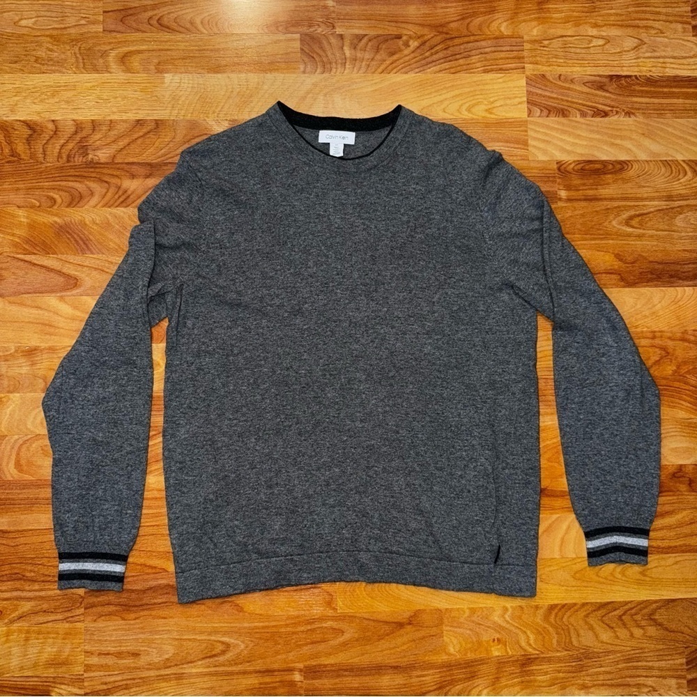 Rare Gray Calvin Klein Pullover Sweater With Striped Cuffs Men’s Size Large EUC